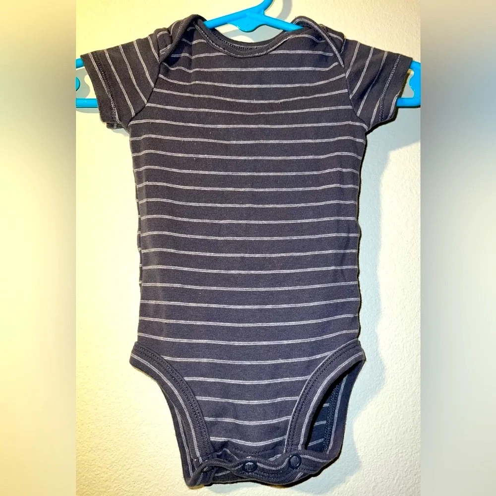 5 FOR 1 Carter’s Baby Dinosaur Short Sleeve Bodysuit Onesies! Size 3 Months.